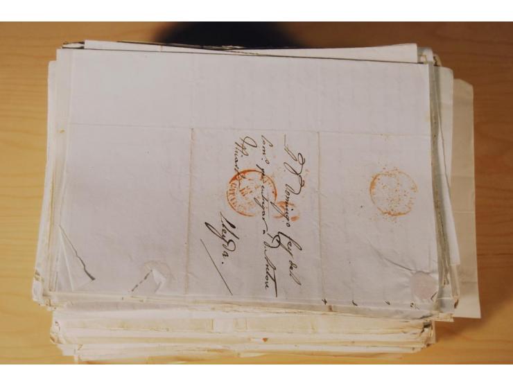 1830/50 (ca.), rd. 300 aktenfrische Vorphilabriefe mit Inhalt, alle mit roten oder schwarzen L2 bzw. DKr. mit diversen Taxste