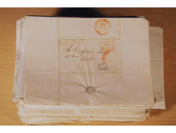 1830/50 (ca.), rd. 300 aktenfrische Vorphilabriefe mit Inhalt, alle mit roten oder schwarzen L2 bzw. DKr. mit diversen Taxste