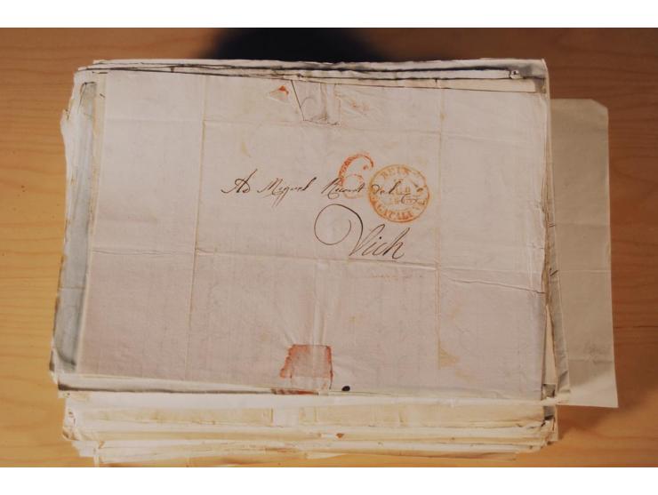 1830/50 (ca.), rd. 300 aktenfrische Vorphilabriefe mit Inhalt, alle mit roten oder schwarzen L2 bzw. DKr. mit diversen Taxste