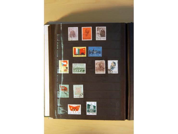 1949/70, vorwiegend gestempelte Sammlung mit besseren, dabei Mi.-Nr. 736-38 und 741-43B im Paar gestempelt, Block 7 postfrisc