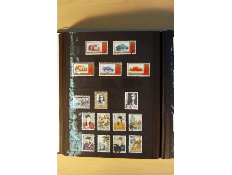 1949/70, vorwiegend gestempelte Sammlung mit besseren, dabei Mi.-Nr. 736-38 und 741-43B im Paar gestempelt, Block 7 postfrisc