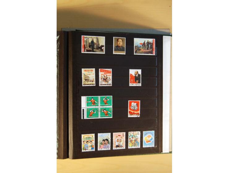1949/70, vorwiegend gestempelte Sammlung mit besseren, dabei Mi.-Nr. 736-38 und 741-43B im Paar gestempelt, Block 7 postfrisc