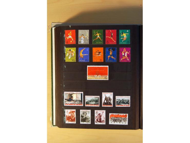 1949/70, vorwiegend gestempelte Sammlung mit besseren, dabei Mi.-Nr. 736-38 und 741-43B im Paar gestempelt, Block 7 postfrisc