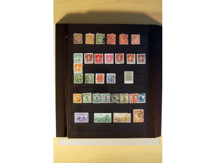 1949/70, vorwiegend gestempelte Sammlung mit besseren, dabei Mi.-Nr. 736-38 und 741-43B im Paar gestempelt, Block 7 postfrisc