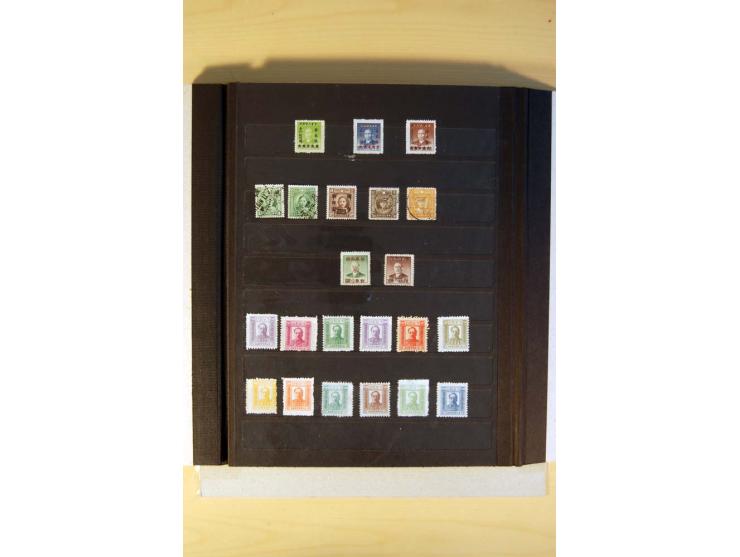 1949/70, vorwiegend gestempelte Sammlung mit besseren, dabei Mi.-Nr. 736-38 und 741-43B im Paar gestempelt, Block 7 postfrisc
