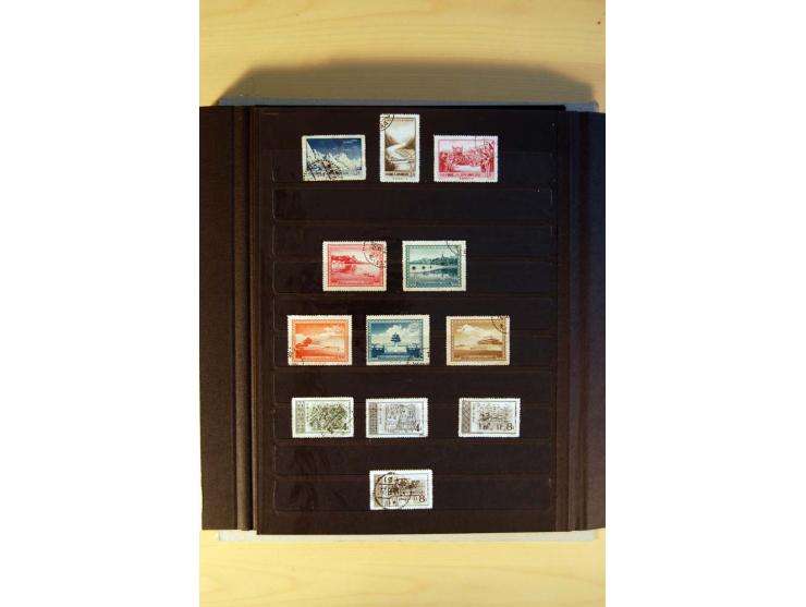 1949/70, vorwiegend gestempelte Sammlung mit besseren, dabei Mi.-Nr. 736-38 und 741-43B im Paar gestempelt, Block 7 postfrisc