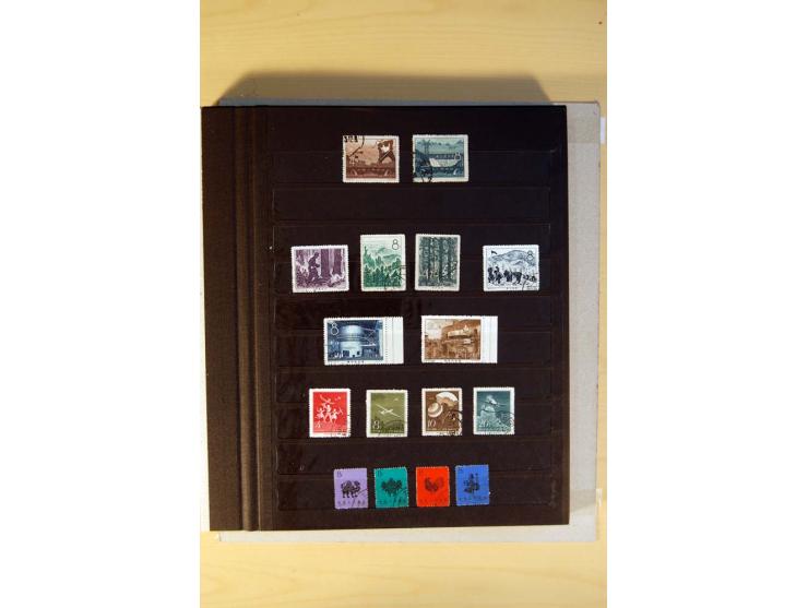 1949/70, vorwiegend gestempelte Sammlung mit besseren, dabei Mi.-Nr. 736-38 und 741-43B im Paar gestempelt, Block 7 postfrisc