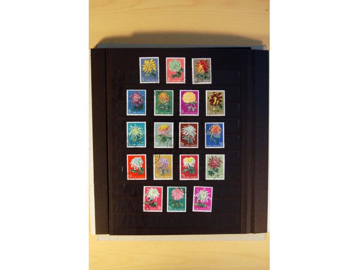 1949/70, vorwiegend gestempelte Sammlung mit besseren, dabei Mi.-Nr. 736-38 und 741-43B im Paar gestempelt, Block 7 postfrisc