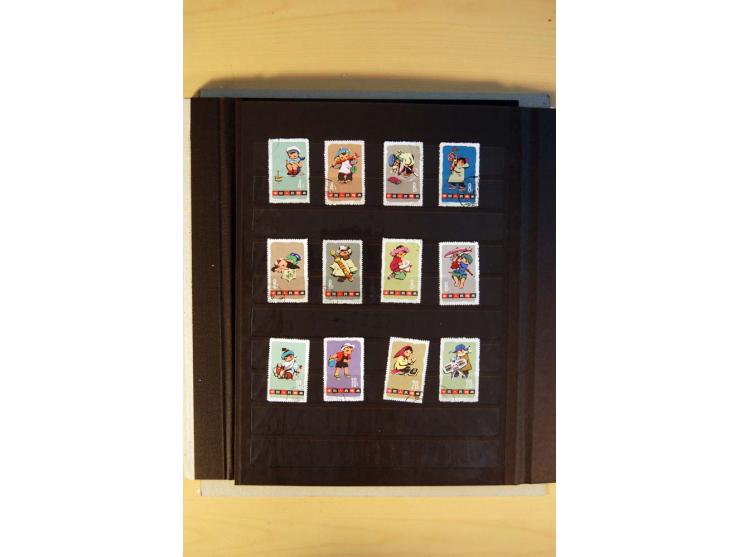 1949/70, vorwiegend gestempelte Sammlung mit besseren, dabei Mi.-Nr. 736-38 und 741-43B im Paar gestempelt, Block 7 postfrisc