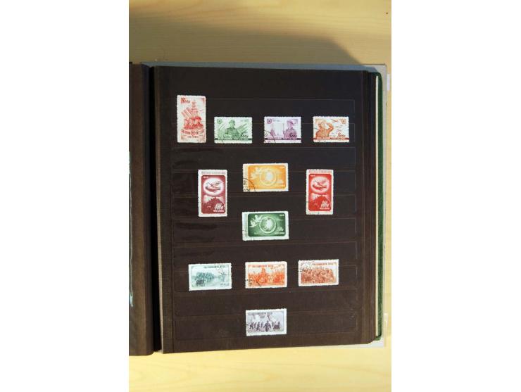 1949/70, vorwiegend gestempelte Sammlung mit besseren, dabei Mi.-Nr. 736-38 und 741-43B im Paar gestempelt, Block 7 postfrisc