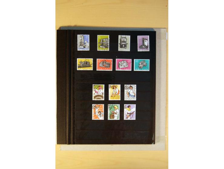 1949/70, vorwiegend gestempelte Sammlung mit besseren, dabei Mi.-Nr. 736-38 und 741-43B im Paar gestempelt, Block 7 postfrisc