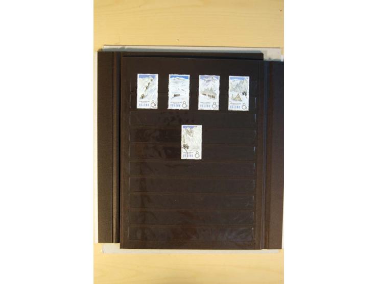1949/70, vorwiegend gestempelte Sammlung mit besseren, dabei Mi.-Nr. 736-38 und 741-43B im Paar gestempelt, Block 7 postfrisc