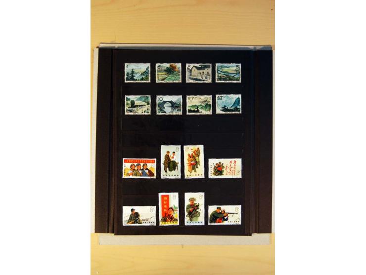 1949/70, vorwiegend gestempelte Sammlung mit besseren, dabei Mi.-Nr. 736-38 und 741-43B im Paar gestempelt, Block 7 postfrisc