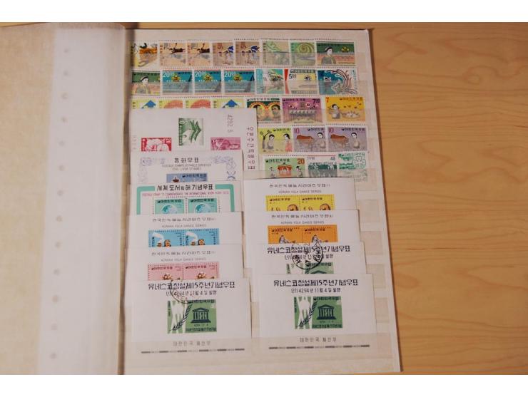 1884/1980 (ca.), ungebrauchte, postfrische und gestempelte Zusammenstellung mit u.a. Jahreszusammenstellungen Südkorea 1979/8