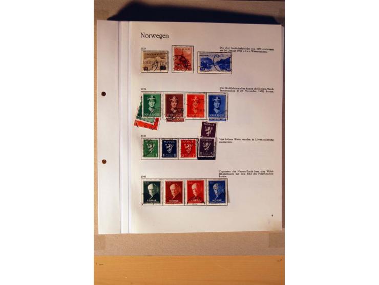 1851/1978, vorwiegend gestempelte Sammlung in "Sprechenden Behrens-Alben", dabei Dänemark Mi.-Nr. 3-6 gestempelt, 10 gestempe