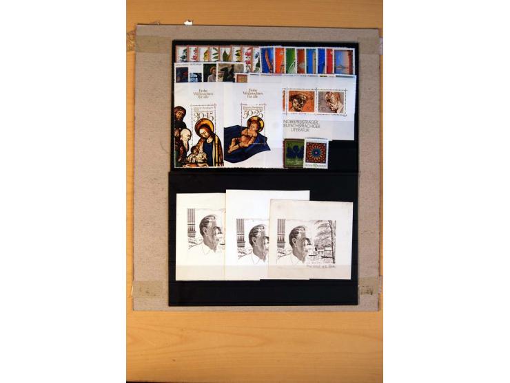 1800/1998 (ca.), postfrischer, ungebrauchter und ungestempelter Posten mit einigen briefen und Karten, dabnei gute Ausgaben, 
