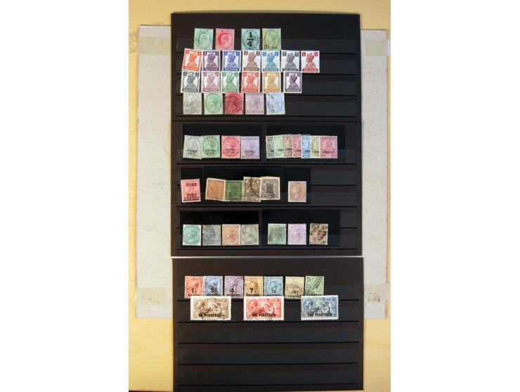 1800/1998 (ca.), postfrischer, ungebrauchter und ungestempelter Posten mit einigen briefen und Karten, dabnei gute Ausgaben, 