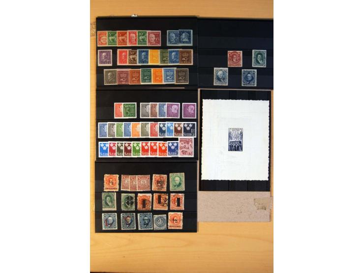1800/1998 (ca.), postfrischer, ungebrauchter und ungestempelter Posten mit einigen briefen und Karten, dabnei gute Ausgaben, 
