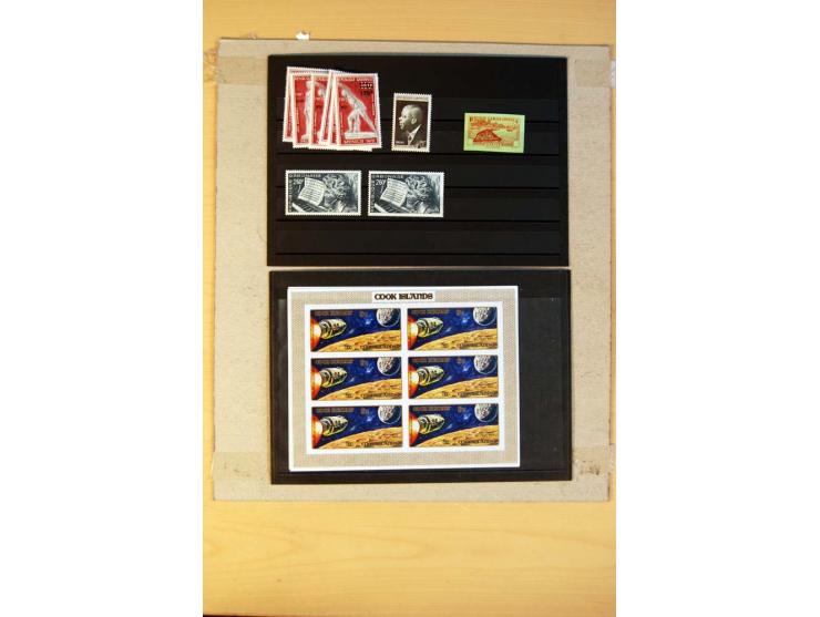 1800/1998 (ca.), postfrischer, ungebrauchter und ungestempelter Posten mit einigen briefen und Karten, dabnei gute Ausgaben, 