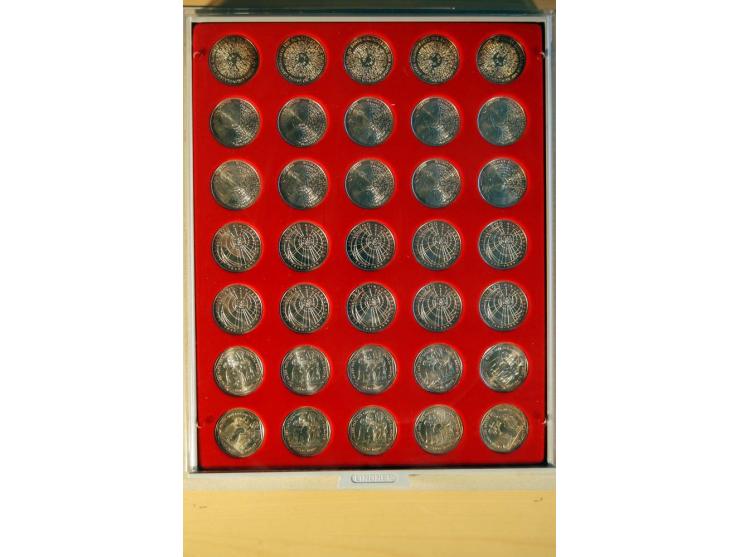 1966/2009, umfangreicher Sammlungsposten mit Schwerpunkt bei den Bund-Sondermünzen 5 DM und 10 DM inkl. Numisbriefen, dazu no