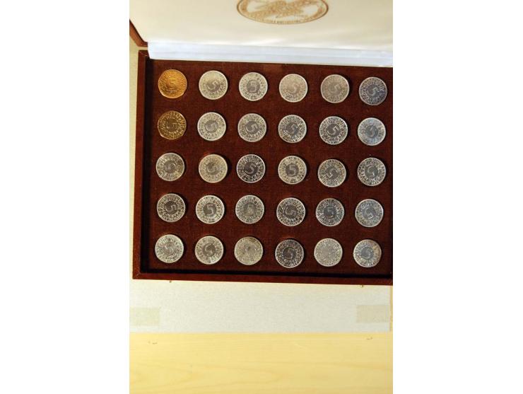 1966/2009, umfangreicher Sammlungsposten mit Schwerpunkt bei den Bund-Sondermünzen 5 DM und 10 DM inkl. Numisbriefen, dazu no