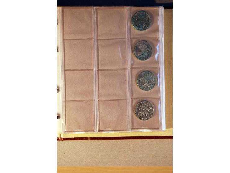 1966/2009, umfangreicher Sammlungsposten mit Schwerpunkt bei den Bund-Sondermünzen 5 DM und 10 DM inkl. Numisbriefen, dazu no