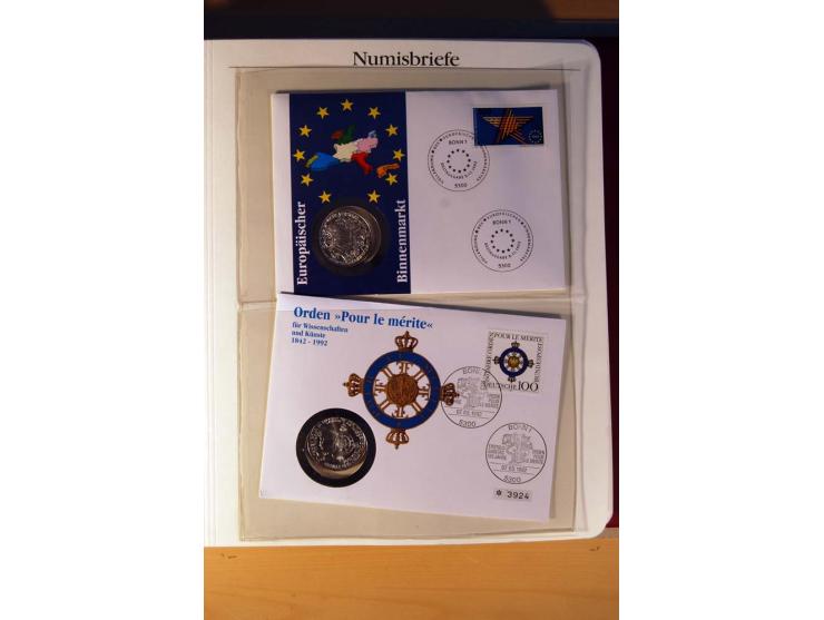 1966/2009, umfangreicher Sammlungsposten mit Schwerpunkt bei den Bund-Sondermünzen 5 DM und 10 DM inkl. Numisbriefen, dazu no