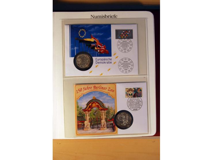 1966/2009, umfangreicher Sammlungsposten mit Schwerpunkt bei den Bund-Sondermünzen 5 DM und 10 DM inkl. Numisbriefen, dazu no