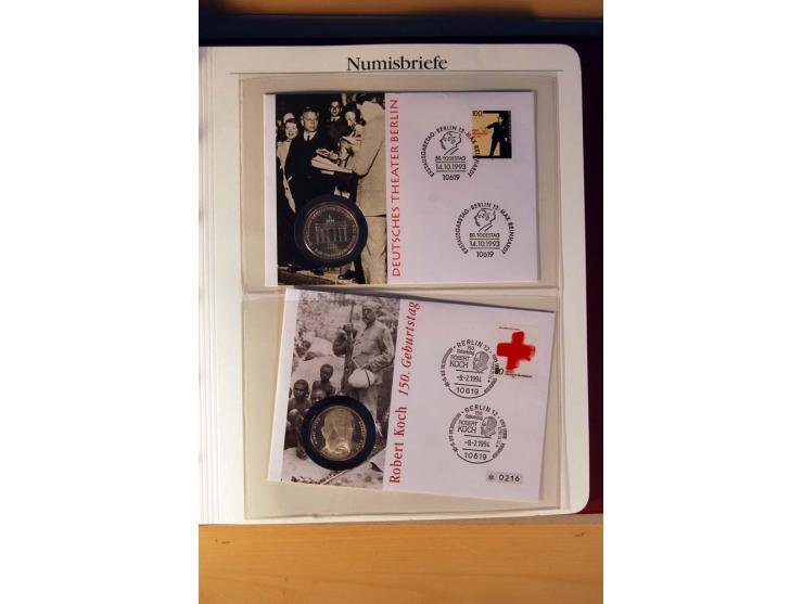 1966/2009, umfangreicher Sammlungsposten mit Schwerpunkt bei den Bund-Sondermünzen 5 DM und 10 DM inkl. Numisbriefen, dazu no