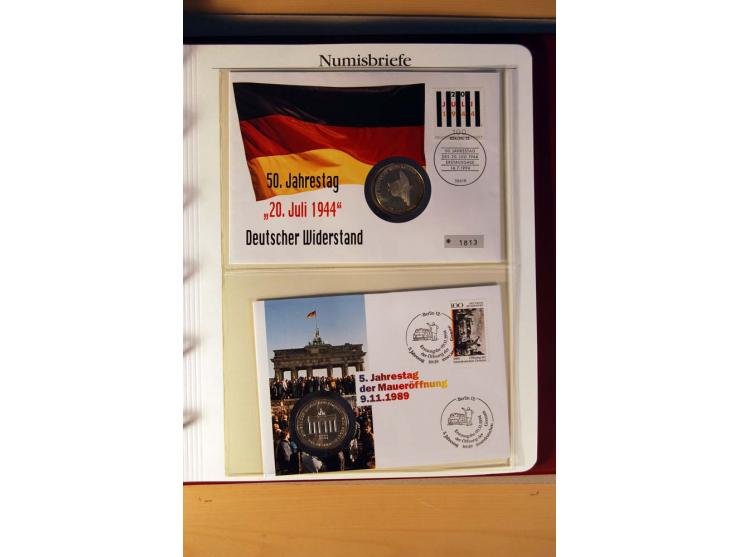 1966/2009, umfangreicher Sammlungsposten mit Schwerpunkt bei den Bund-Sondermünzen 5 DM und 10 DM inkl. Numisbriefen, dazu no