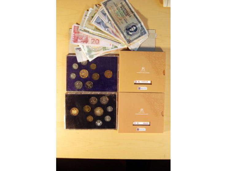 1966/2009, umfangreicher Sammlungsposten mit Schwerpunkt bei den Bund-Sondermünzen 5 DM und 10 DM inkl. Numisbriefen, dazu no