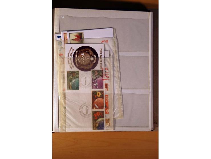FAUNA UND FLORA: 1900/2003 (ca.), postfrische, ungebrauchte und gestempelte riesige Sammlung mit Schwerpunkt Flora, dabei auc