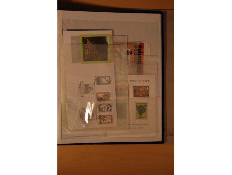 FAUNA UND FLORA: 1900/2003 (ca.), postfrische, ungebrauchte und gestempelte riesige Sammlung mit Schwerpunkt Flora, dabei auc