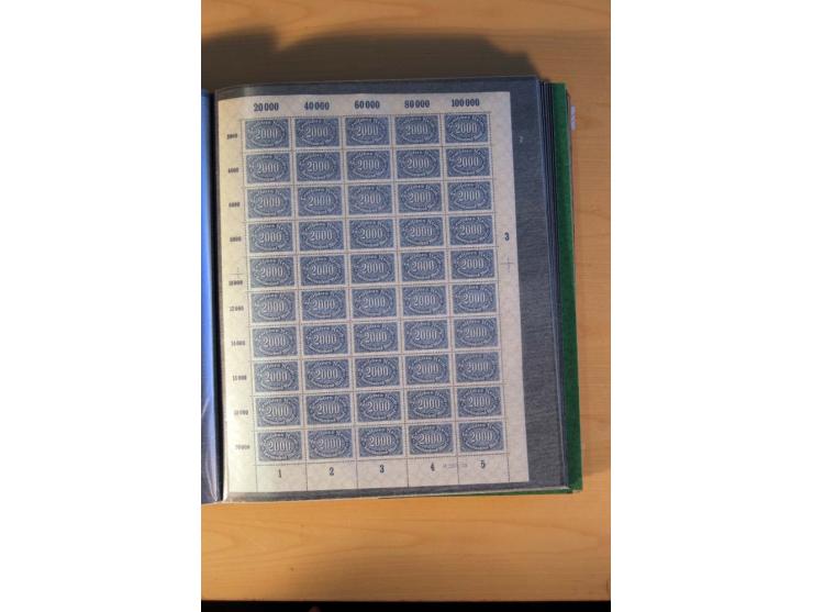 1915/23, Zusammenstellung Infla-Ausgaben in kpl. Bogen mit Farben und anderen Besonderheiten, u.a. Mi.-Nr. 115c(3), d(5), 246