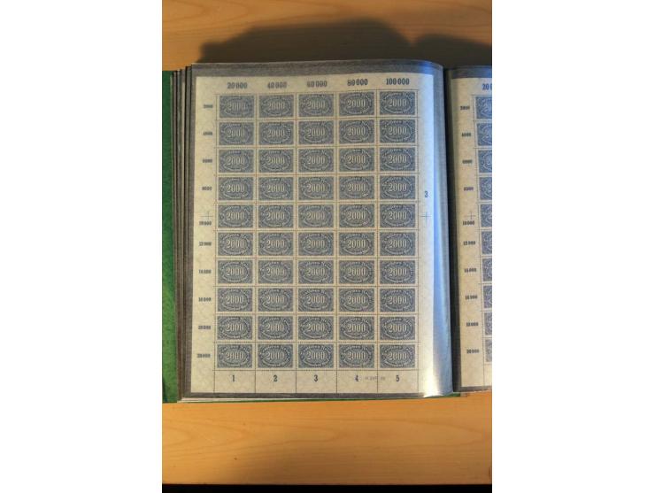 1915/23, Zusammenstellung Infla-Ausgaben in kpl. Bogen mit Farben und anderen Besonderheiten, u.a. Mi.-Nr. 115c(3), d(5), 246