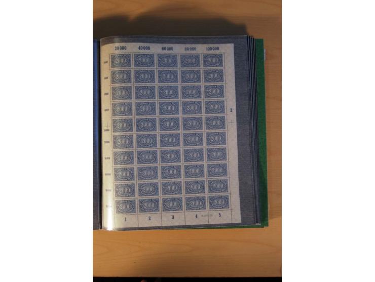 1915/23, Zusammenstellung Infla-Ausgaben in kpl. Bogen mit Farben und anderen Besonderheiten, u.a. Mi.-Nr. 115c(3), d(5), 246