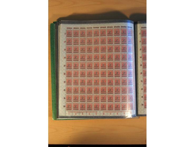 1915/23, Zusammenstellung Infla-Ausgaben in kpl. Bogen mit Farben und anderen Besonderheiten, u.a. Mi.-Nr. 115c(3), d(5), 246
