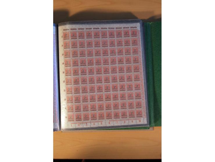 1915/23, Zusammenstellung Infla-Ausgaben in kpl. Bogen mit Farben und anderen Besonderheiten, u.a. Mi.-Nr. 115c(3), d(5), 246