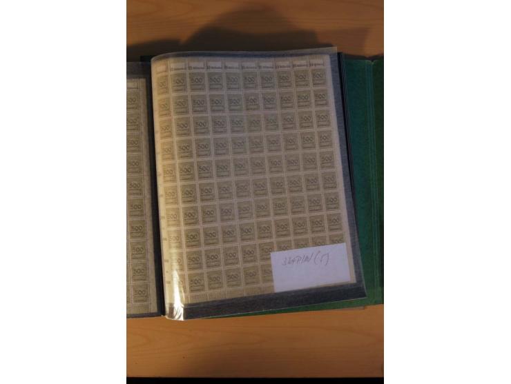 1915/23, Zusammenstellung Infla-Ausgaben in kpl. Bogen mit Farben und anderen Besonderheiten, u.a. Mi.-Nr. 115c(3), d(5), 246