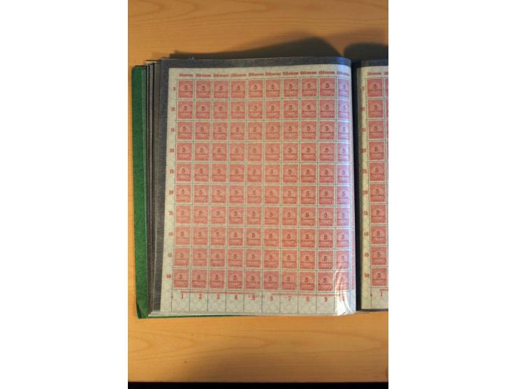 1915/23, Zusammenstellung Infla-Ausgaben in kpl. Bogen mit Farben und anderen Besonderheiten, u.a. Mi.-Nr. 115c(3), d(5), 246