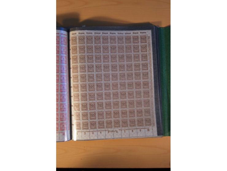 1915/23, Zusammenstellung Infla-Ausgaben in kpl. Bogen mit Farben und anderen Besonderheiten, u.a. Mi.-Nr. 115c(3), d(5), 246