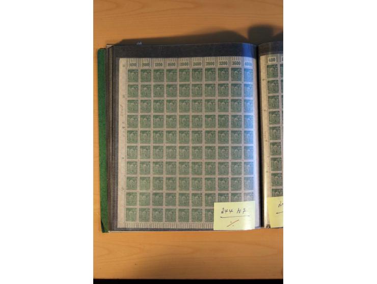 1915/23, Zusammenstellung Infla-Ausgaben in kpl. Bogen mit Farben und anderen Besonderheiten, u.a. Mi.-Nr. 115c(3), d(5), 246