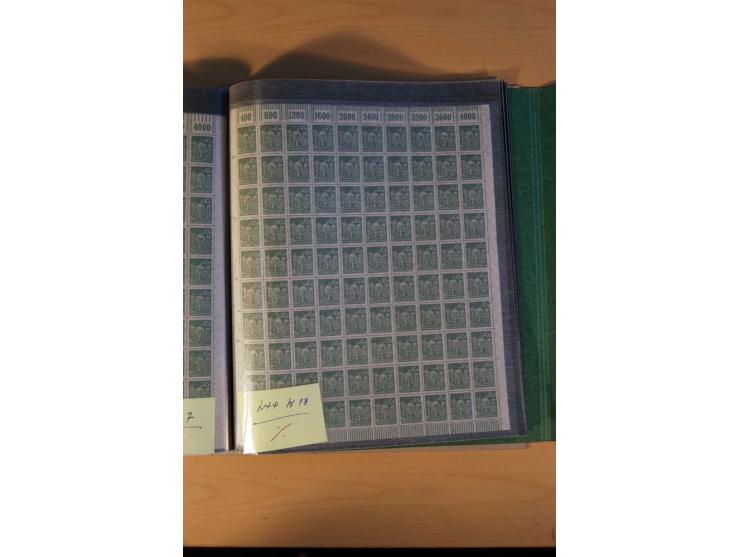 1915/23, Zusammenstellung Infla-Ausgaben in kpl. Bogen mit Farben und anderen Besonderheiten, u.a. Mi.-Nr. 115c(3), d(5), 246