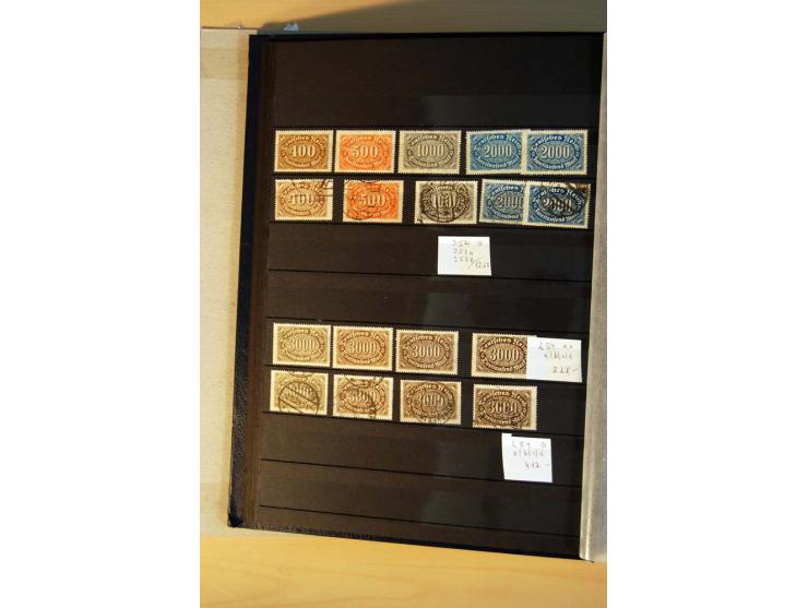1916/23, ungebrauchte, postrische und gestempelte Sammlung, sehr spezialisiert mit einer Vielzahl an Besonderheiten wie Einhe