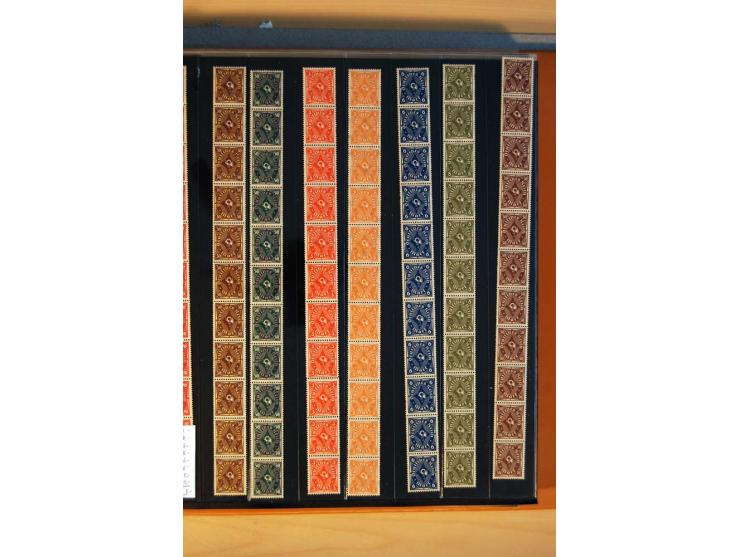 1916/23, ungebrauchte, postrische und gestempelte Sammlung, sehr spezialisiert mit einer Vielzahl an Besonderheiten wie Einhe