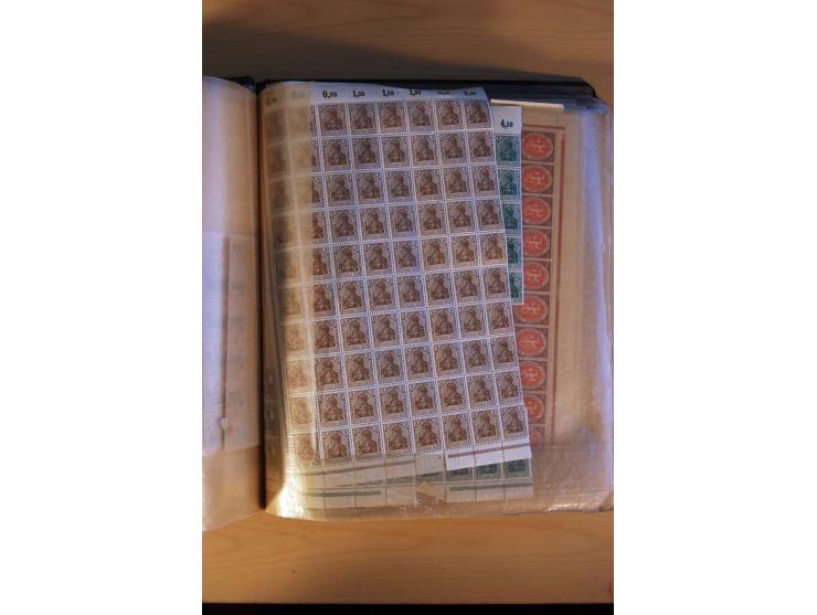 1919/23, Infla, postfrischer reichhaltiger Posten in Bogen und Bogenteilen
