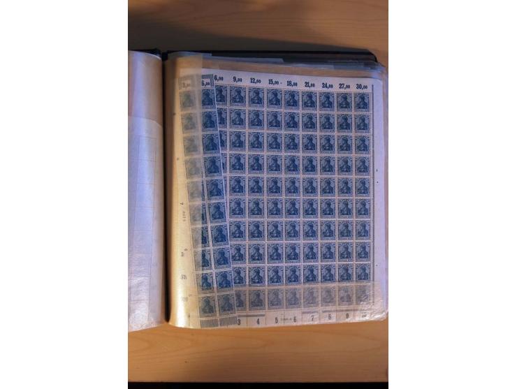 1919/23, Infla, postfrischer reichhaltiger Posten in Bogen und Bogenteilen
