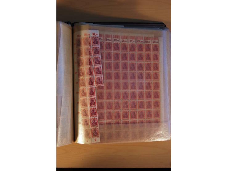 1919/23, Infla, postfrischer reichhaltiger Posten in Bogen und Bogenteilen
