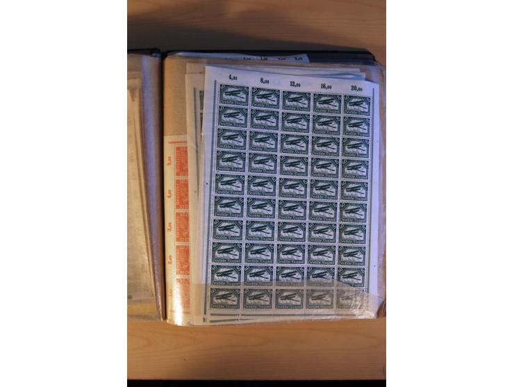 1919/23, Infla, postfrischer reichhaltiger Posten in Bogen und Bogenteilen