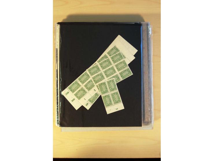 1920/23, Posten mit meist postfrischen Bogen und Bogenteilen mit DZ, HAN, Farben und weiteren Besonderheiten, meist Holztaube
